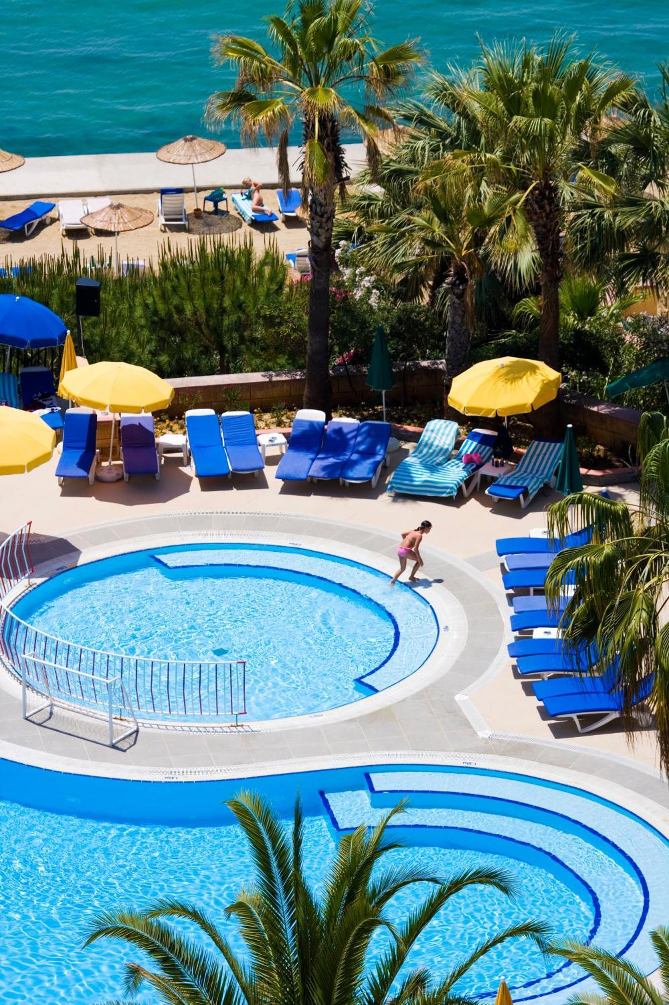 Fantasia Deluxe Hotel Кушадасы Экстерьер фото