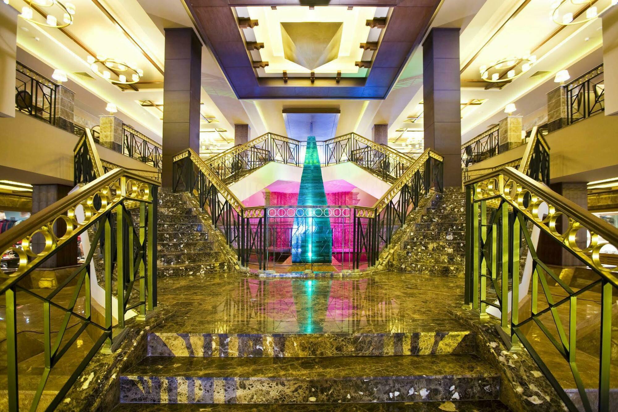 Fantasia Deluxe Hotel Кушадасы Экстерьер фото